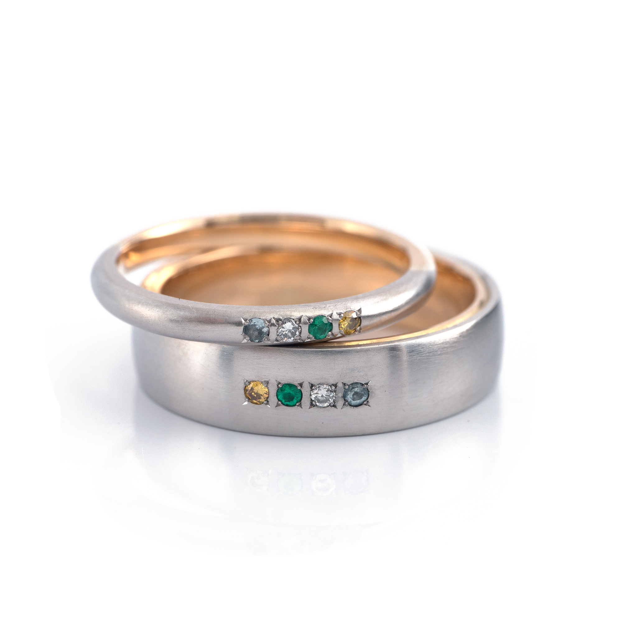 オーダーメイドマリッジリング　白バック　プラチナ、ゴールド　ダイヤモンド　屋久島でつくる結婚指輪　