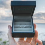 屋久島の海の前で　オーダーメイドマリッジリングのサンプル　　シルバー　屋久島でつくる結婚指輪