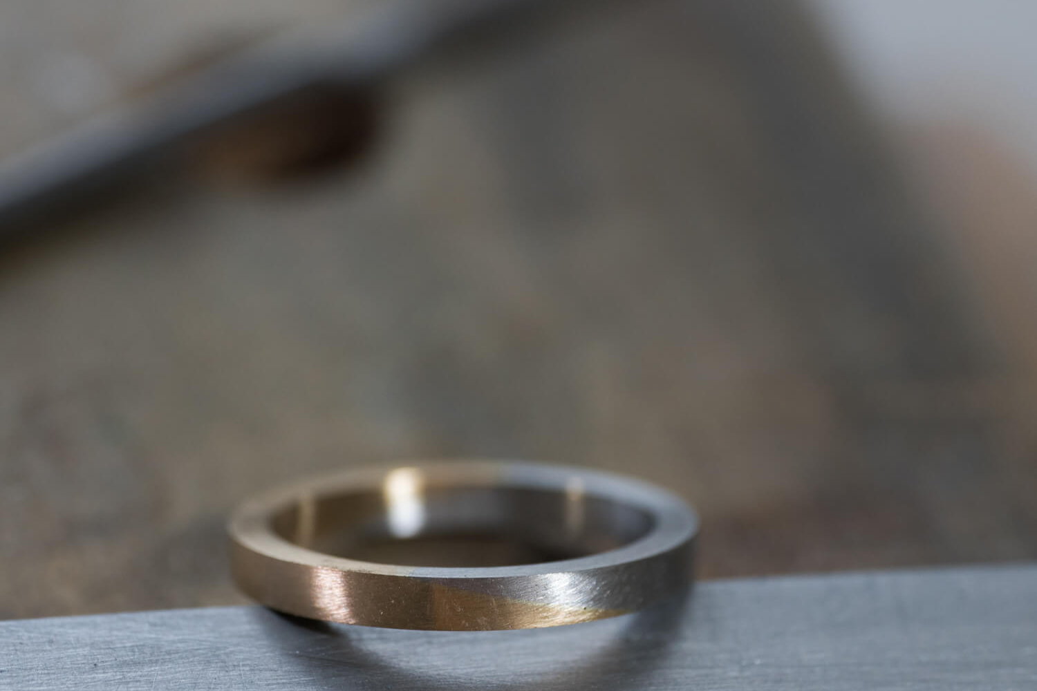 オーダーメイドマリッジリングの制作風景　ジュエリーのアトリエ　プラチナ、ゴールド　屋久島でつくる結婚指輪