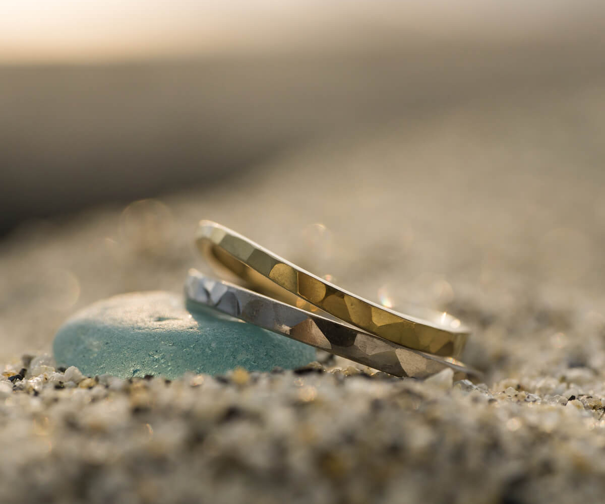 オーダーメイドマリッジリング　屋久島の浜辺で　ゴールド　プラチナ　屋久島の海モチーフ　屋久島でつくる結婚指輪