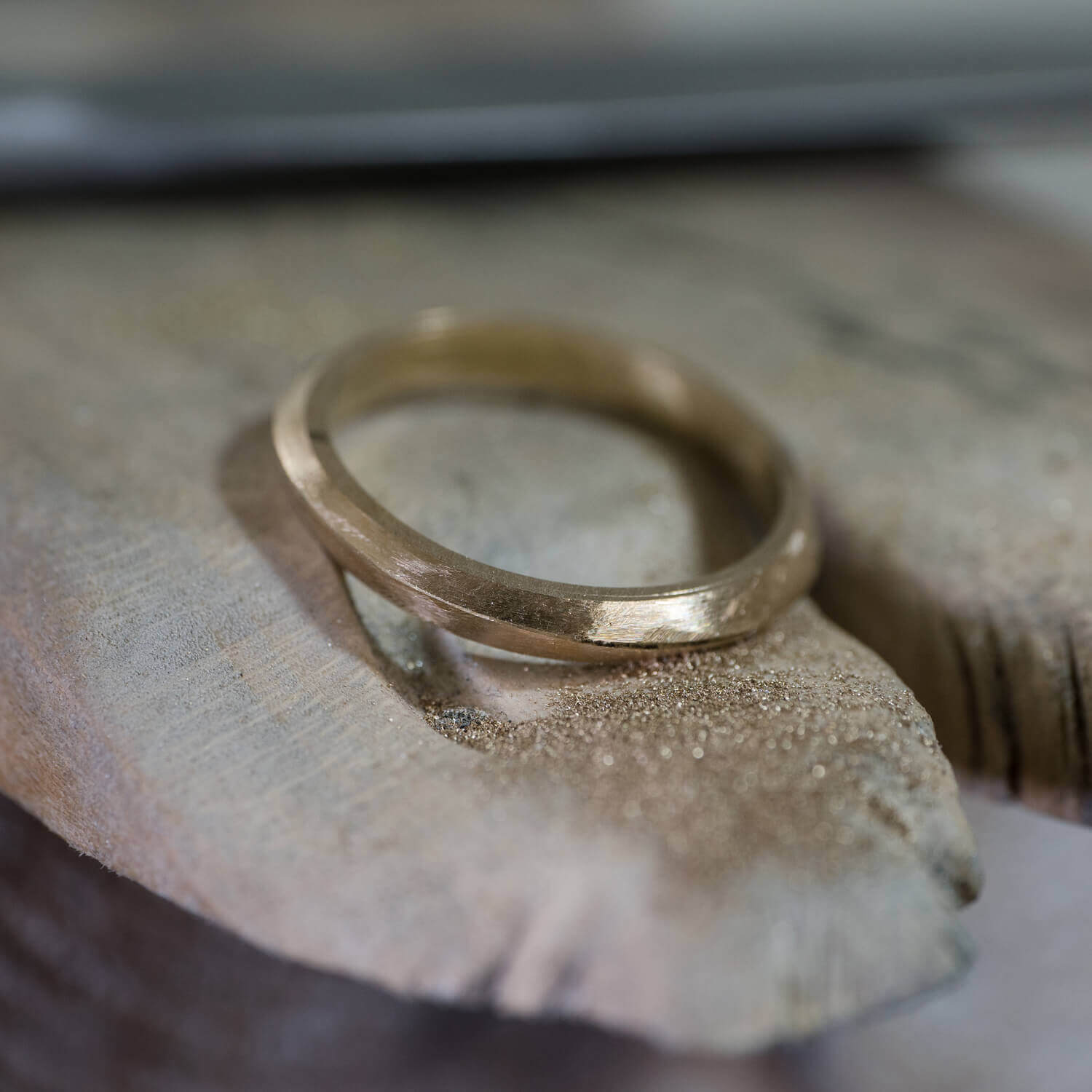 オーダーメイドマリッジリングの制作過程　屋久島ジュエリーのアトリエ　ゴールド　屋久島でつくる結婚指輪