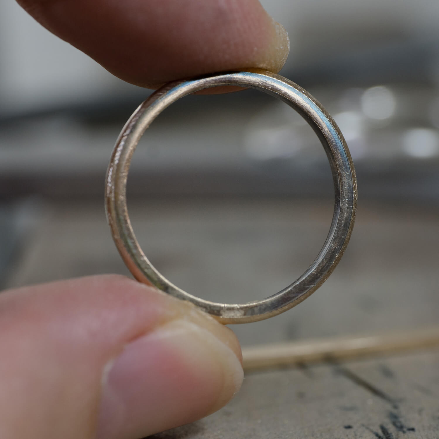 オーダーメイドマリッジリングの制作風景　屋久島ジュエリーのアトリエ　ゴールド　屋久島のシダモチーフ　屋久島でつくる結婚指輪