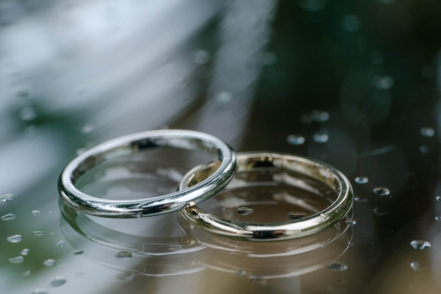 オーダーメイドマリッジリング　屋久島の緑バック　プラチナ、ゴールド　屋久島でつくる結婚指輪