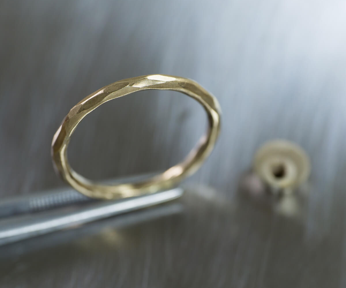 オーダーメイド結婚指輪の制作風景　ジュエリーのアトリエ　シャンパンゴールド　指輪　屋久島でつくる結婚指輪