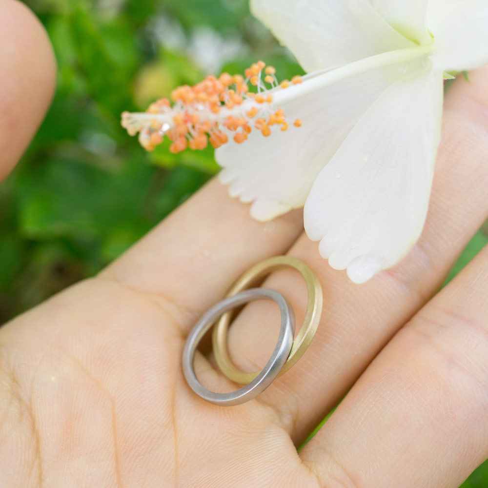 オーダーメイドマリッジリング　屋久島の緑バック　プラチナ、ゴールド　屋久島で作る結婚指輪