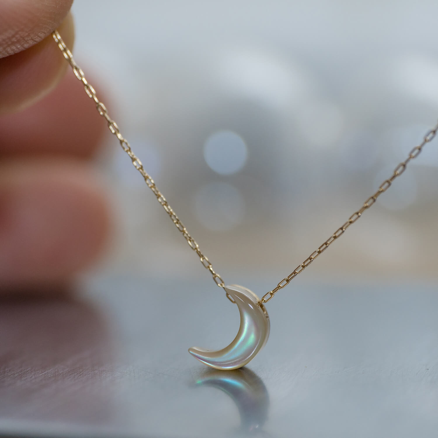 いつでも月を感じていたいから。屋久島の夜光貝とゴールドで作った“小さな月のネックレス”  屋久島,ジュエリー,オーダーメイドのマリッジリング（結婚・婚約指輪）制作 Kei Nakamura Jewellery Blog