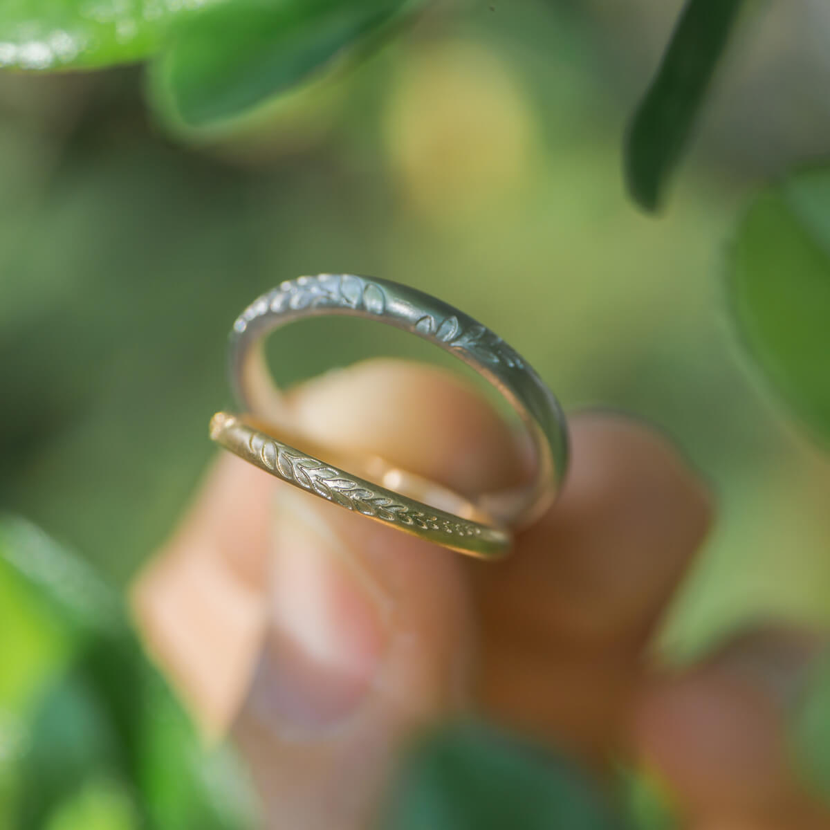 オーダーメイドマリッジリング　屋久島の緑バック　プラチナ、ゴールド　屋久島のシダモチーフ　屋久島でつくる結婚指輪