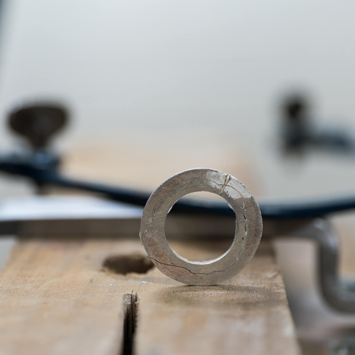 オーダーメイドエンゲージリングの制作風景　ジュエリーのアトリエ　シルバー、糸鋸　屋久島でつくる結婚指輪