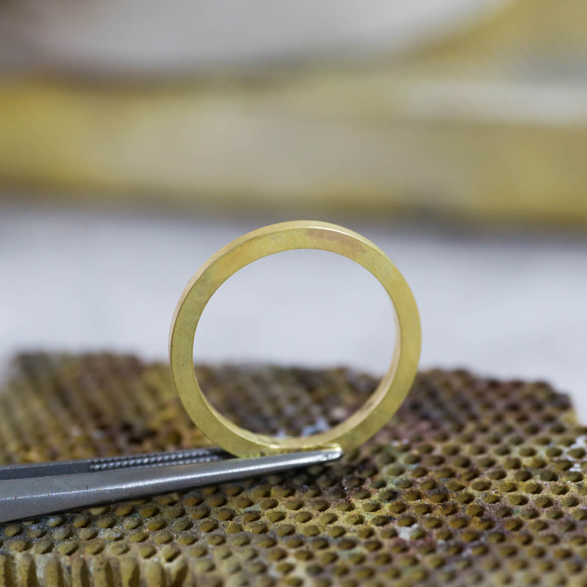オーダーメイドマリッジリングの制作風景　ジュエリーのアトリエ　ゴールドリング　屋久島でつくる結婚指輪