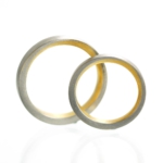 白バック　屋久島で作る結婚指輪　プラチナ、ゴールド